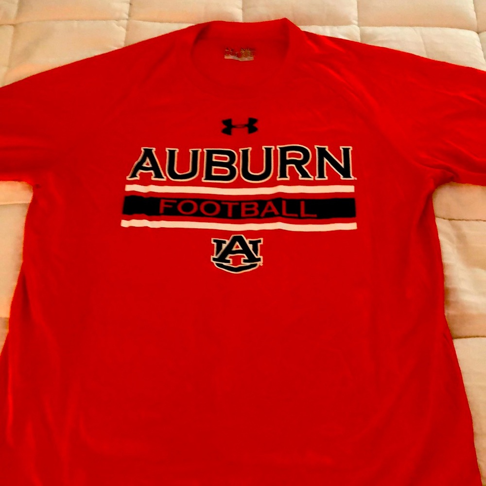 Men’s Under Armour heat gear shirt